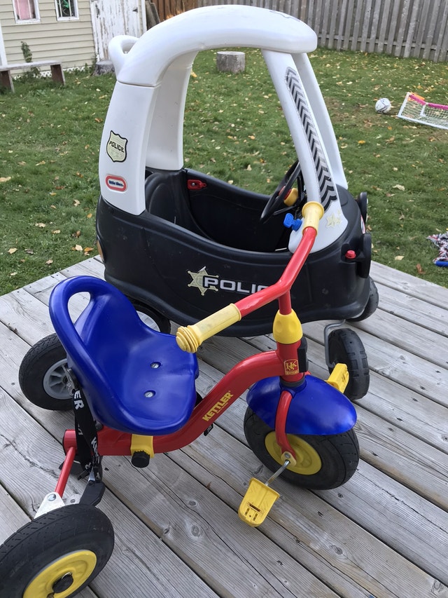 Kettler tricycle and Little Tikes police car Enfants Ville de