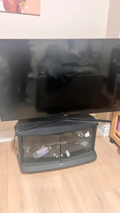 I'm selling my used Samsung UN50J6200AF 50-inch LED television, perfect for enjoying your favourite...