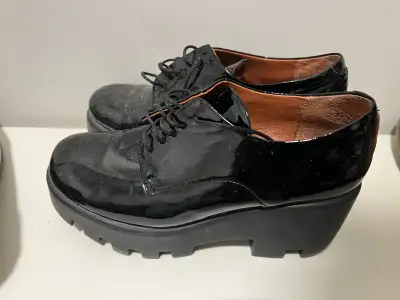 Great black shoes size 6, View more