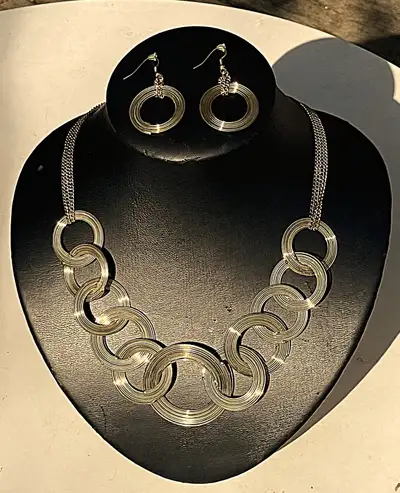 VINTAGE ESTATE GOLD TONE-BRASS WIRE NECKLACE AND EARRINGS SET, View more