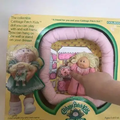 VTG New 1983 Coleco Cabbage Patch Kids Pin Ups Brand New! Brand new in the box. Hard to find with pi...