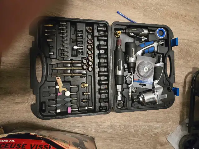 Mastercraft Pneumatic and Mechanical Tool Set531197332302735364