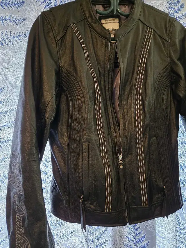 Rare Womans Harley Davidson Leather Jacket in Women's - Tops & Outerwear in Kitchener / Waterloo - Image 4