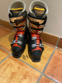Salomon Ski Boots size 30.5 