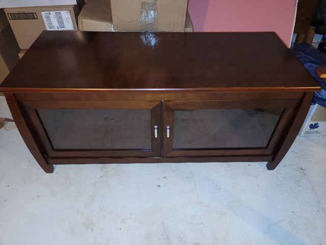 TV table in TV Tables & Entertainment Units in Oshawa / Durham Region