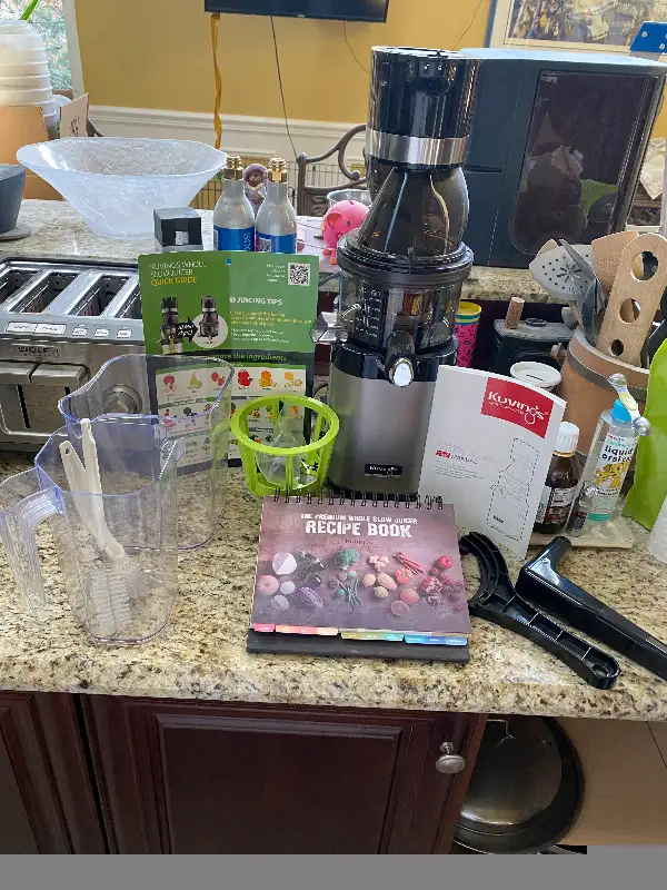 Kuvings CS600 Whole Slow Juicer in Processors, Blenders & Juicers in West Island - Image 3