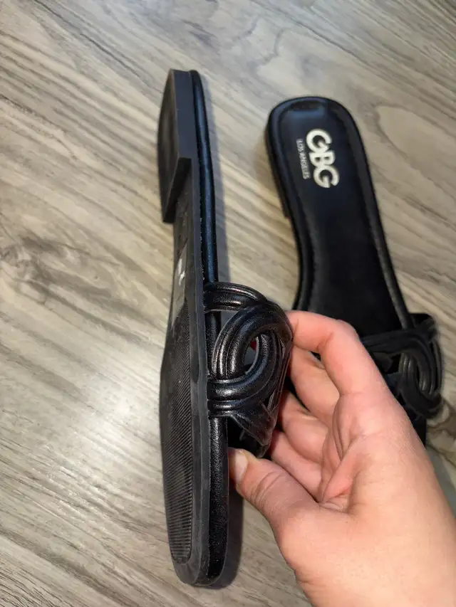 GBG women’s slides sandals chaussures femmes ** in Men's Shoes in City of Montréal - Image 3