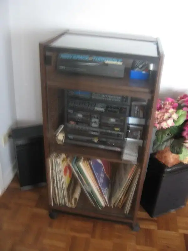 KAIRN UPRIGHT HOME PIANO in Pianos & Keyboards in City of Montréal - Image 3