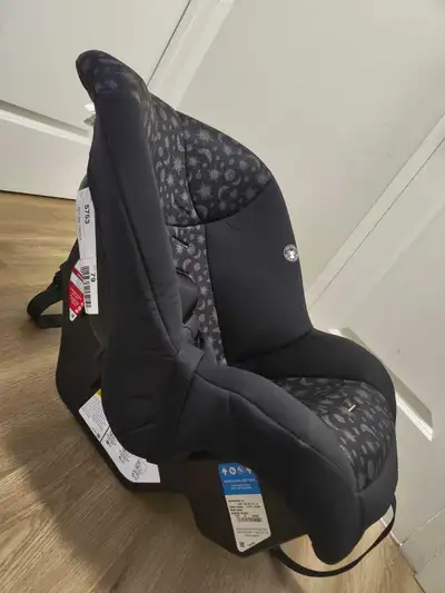 I'm selling a barely used Cosco Scenera Extend WC2 car seat, manufactured in 2025. This car seat is...