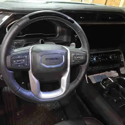 -Fully Loaded denali 1500 3L diesel -22 inch wheels -Xpel wrap ($2500) -Hard tonneau cover Tri-fold...