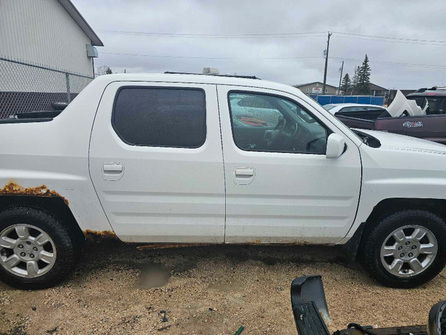 2006 Honda Ridgeline for parts, call or text 204-430-6514  in Auto Body Parts in Winnipeg - Image 4