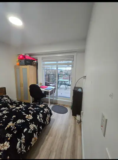 Bright & Cozy Room for Rent in New Townhouse – Transit-Friendly