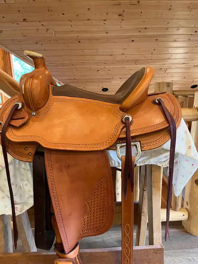 REDUCED Custom-made saddle in Equestrian & Livestock Accessories in Penticton - Image 2