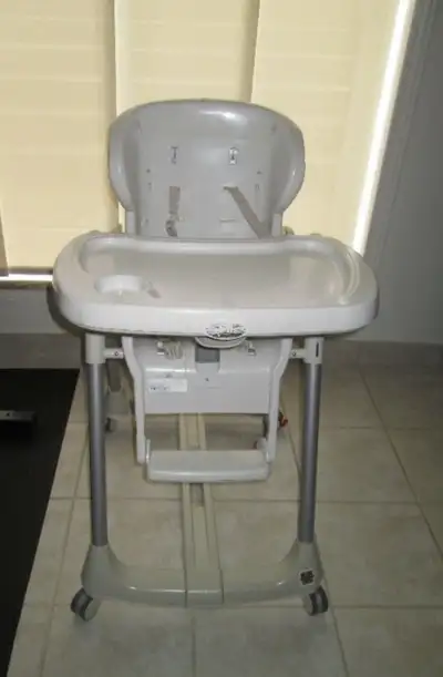 Chaise Haute High Chair: PegPerego Prima Pappa Best, View more