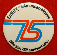 macaron épinglette voiture American Motors 75E anniversaire
