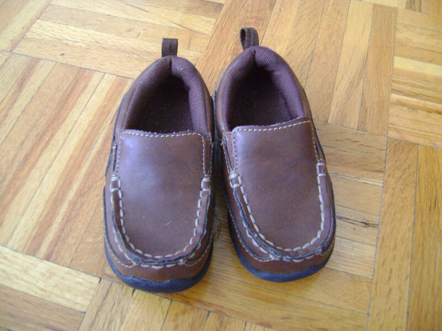 Souliers,chaussure en cuir couleur brun grandeur 6 dans Vêtements - 12 à 18 mois  à Ouest de l’Île