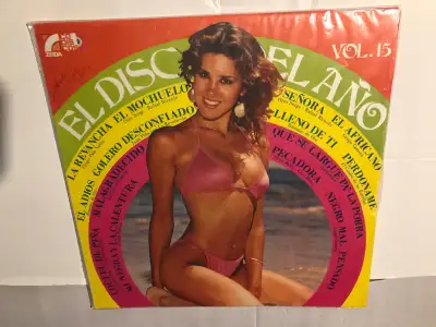 Excellent condition Includes salsa merengue vallenatos