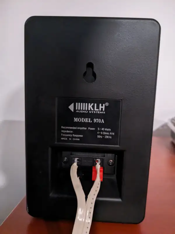 SPEAKERS KLH AUDIO - 970A 3 WAY BOOKSHELF in Speakers in Markham / York Region - Image 3