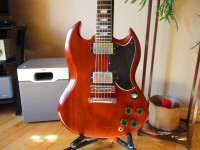 A vendre Guitare  Vintage Gibson SG Standard Walnut  (  1977  )