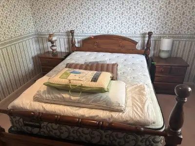 Solid Oak Vintage Queen Bedroom Set Headboard, FootBoard, 2 end tables, Dresser (Matress Not Include...