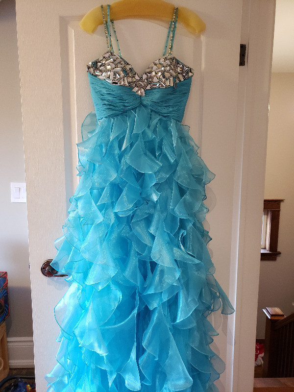 SHERRI HILL Designer DRESS size 4 in Women's - Dresses & Skirts in City of Toronto