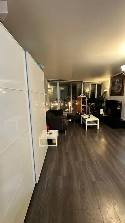 Private Bedroom + Private Bathroom | 2 Bed / 2 Bath | King George SkyTrain Private bedroom with your...