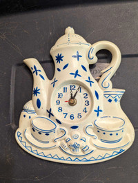 Teapot kitchen clock