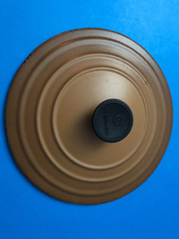 Le Creuset Cast Iron Lid 7 1/2” $25, ***Lid only,NO Pot***$25