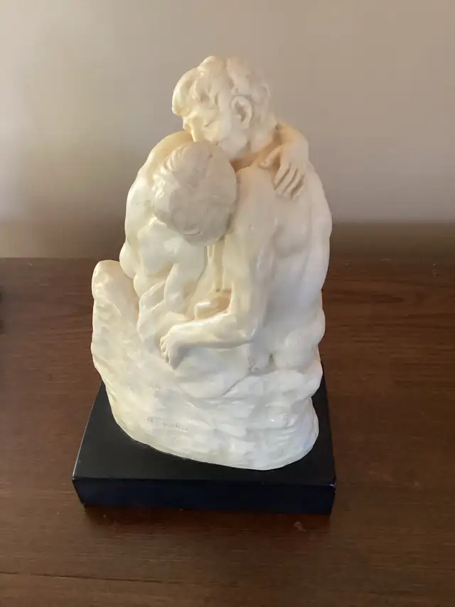 The Kiss A. Santini sculpture kissing couple in Arts & Collectibles in Mississauga / Peel Region - Image 4