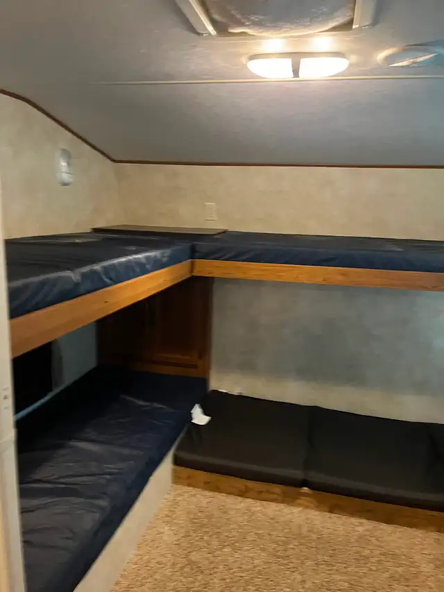Crossroads cruiser camper in Travel Trailers & Campers in Regina - Image 7
