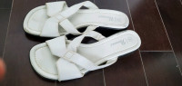 Slippers Sandals White Open Toes Size 8