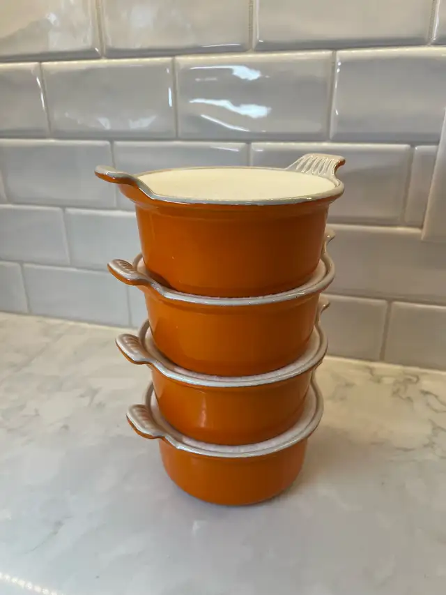 Le Creuset Mini Cocotte Set - Orange in Kitchen & Dining Wares in Calgary - Image 10