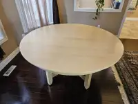 Solid wood Round extendable dining table with 8 chairs