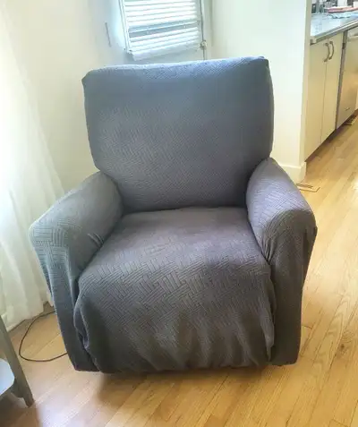 Fauteuil Elran inclinable cuir, usire a la tête vendue avec Housse grise comme photo