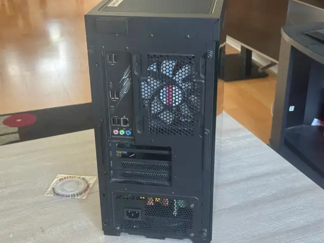 mATX Desktop Case in System Components in Kitchener / Waterloo - Image 4