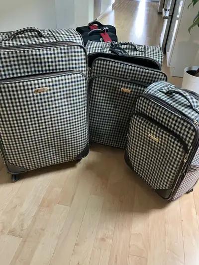 3 piece London Fog Luggae , View more