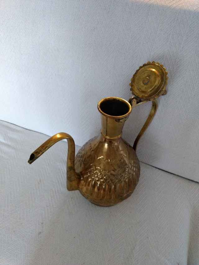 Brass Teapot Genie Lamp Pitcher in Home Décor & Accents in Kingston - Image 2