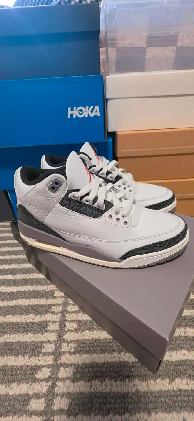 Air Jordan 3 retro White cement in Men's Shoes in Markham / York Region - Image 6