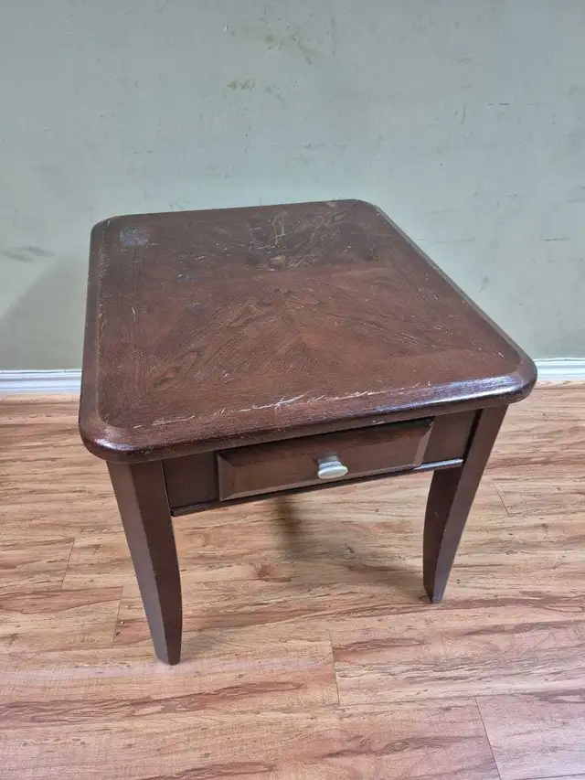 Wooden Side Table in Coffee Tables in Mississauga / Peel Region - Image 3