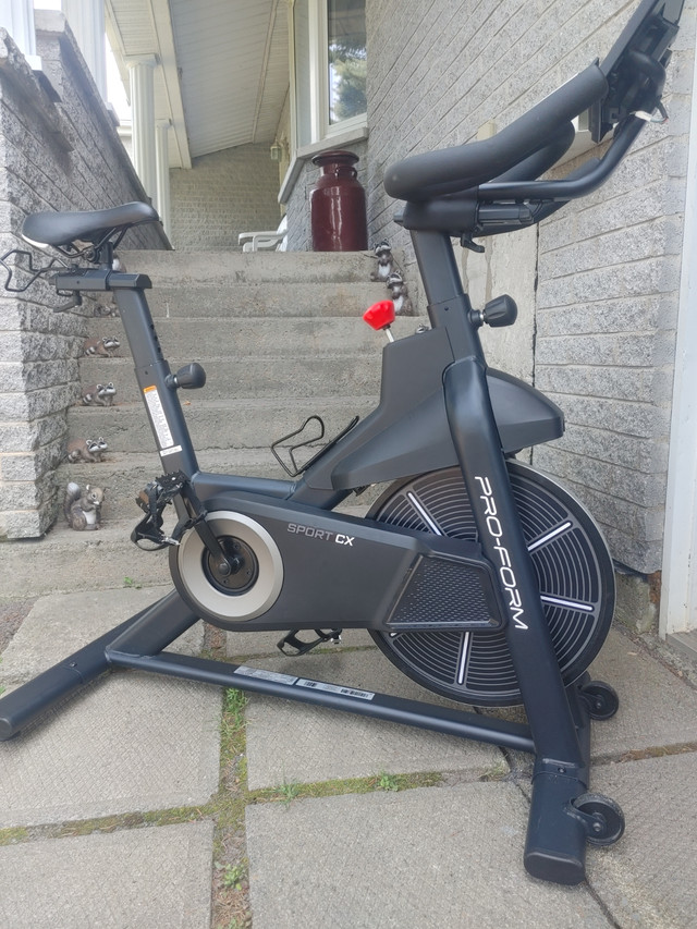 Spinning pro form magnétic 300$ ferme pas négociable dans Appareils d'exercice domestique  à Longueuil/Rive Sud - Image 3