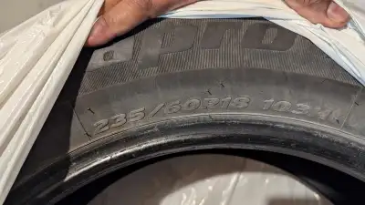Selling 4 tires.. original for santa fe.. off rima * Tire Size: 235/60R18 * Load Index: 103 * Speed...