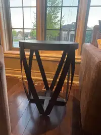 2 Side tables 