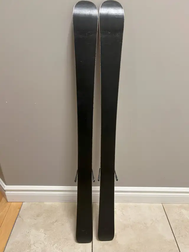 Rossignol ski and bindings 128 CM Like new in Ski in Calgary - Image 5