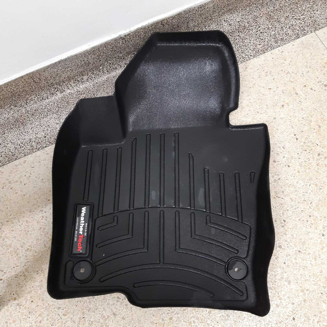 VW TIGUAN 2015 WEATHERTECH MATS in Other in City of Toronto - Image 2