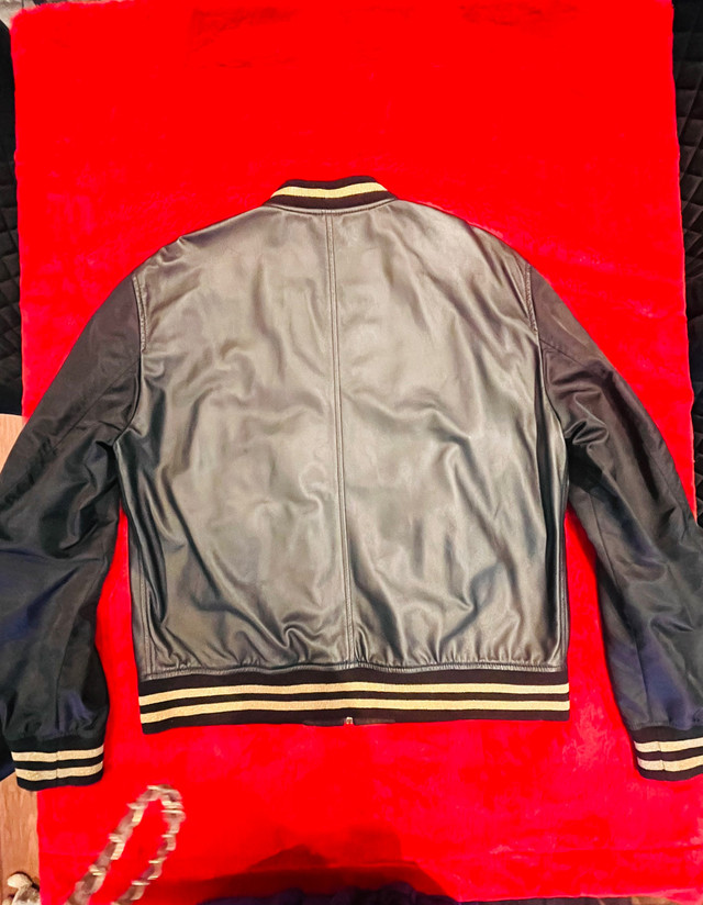  Men’s Versace leather jacket with medusa head emblem dans Hommes  à Ville de Toronto - Image 3