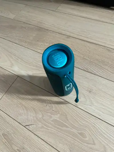 JBL Speaker 18 hours battery