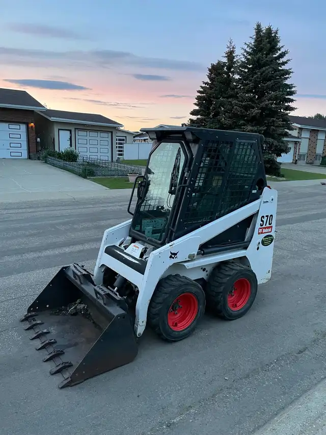 BOBCAT SKIDSTEER SERVICES 476382065916661764