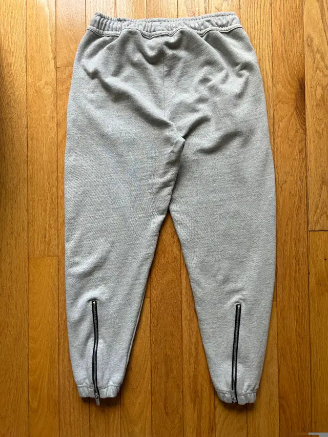 Nike Sportswear Sweatpants Vintage in Men's in City of Toronto - Image 3