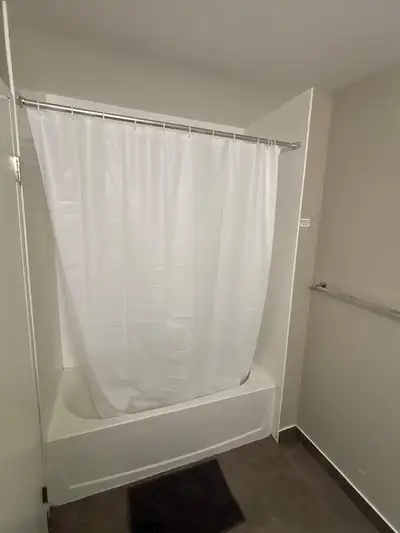 Private Room for Rent – North York (All Utilities Included) Location: 15 Vena Way, Toronto (Weston &...