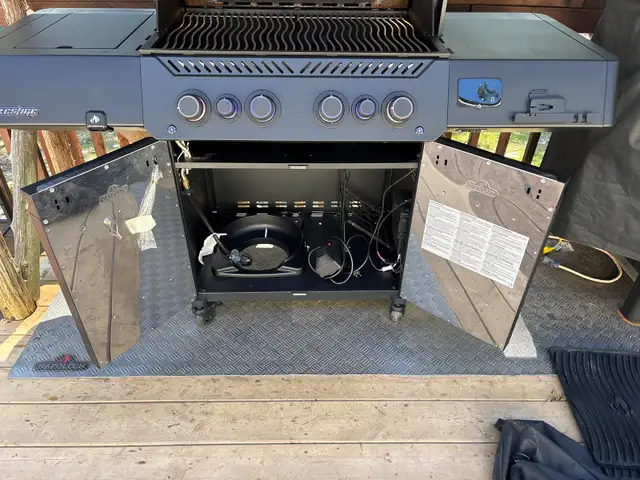 Napolean bbq in BBQs & Outdoor Cooking in Barrie - Image 9